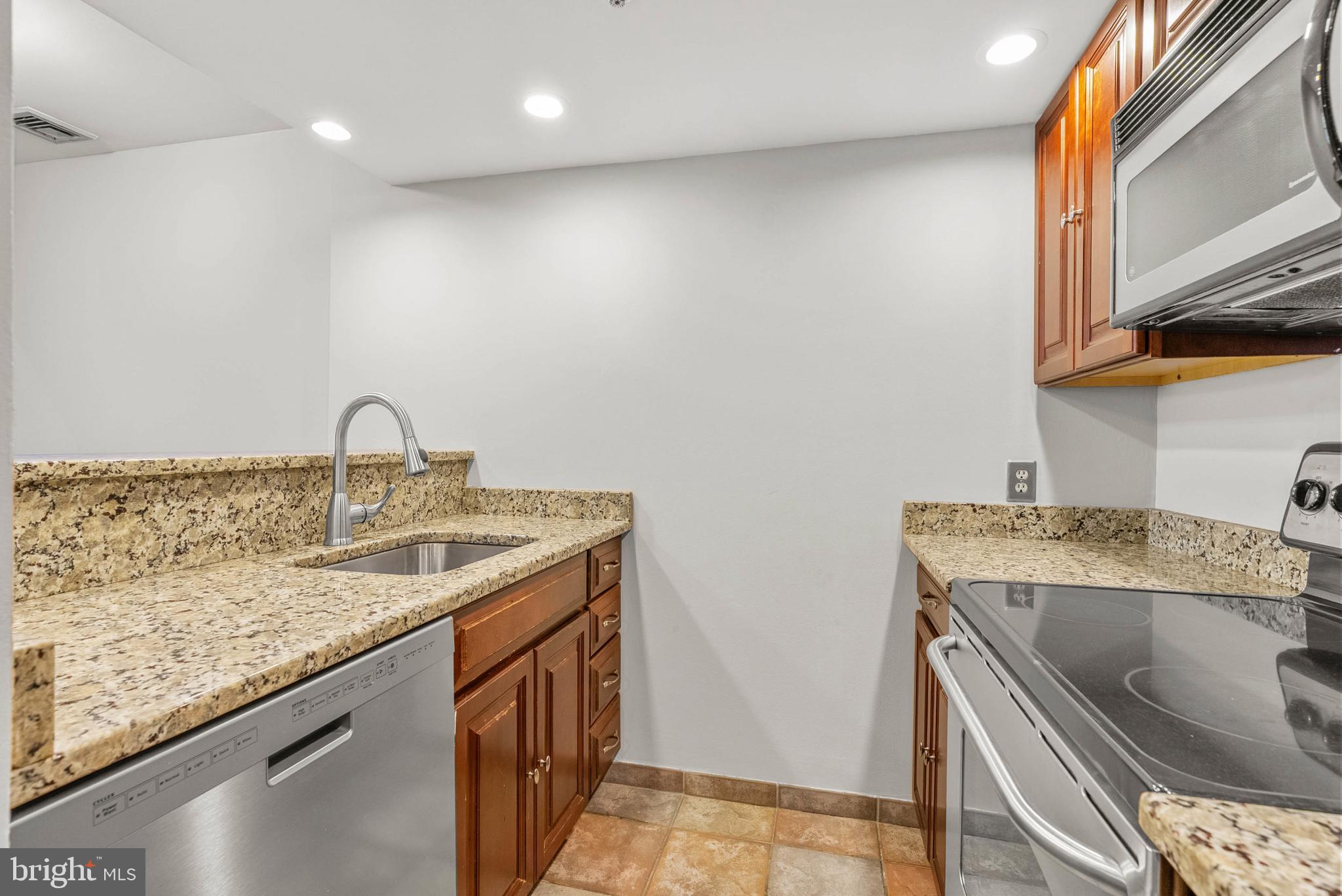 301 RACE STREET 309