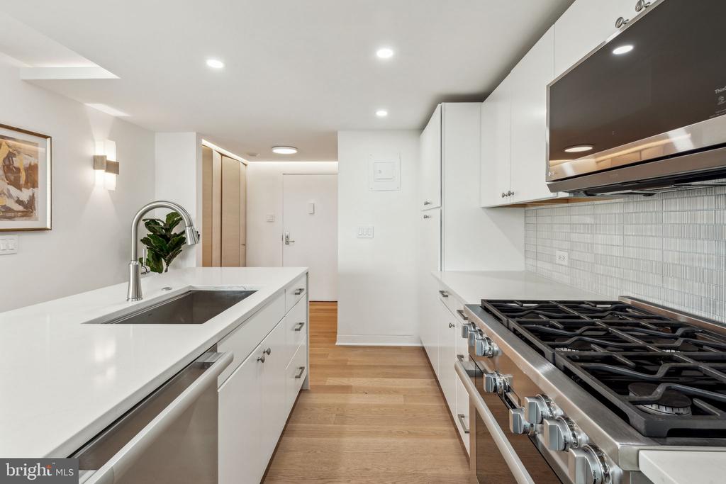 604 S WASHINGTON SQUARE 36 2917