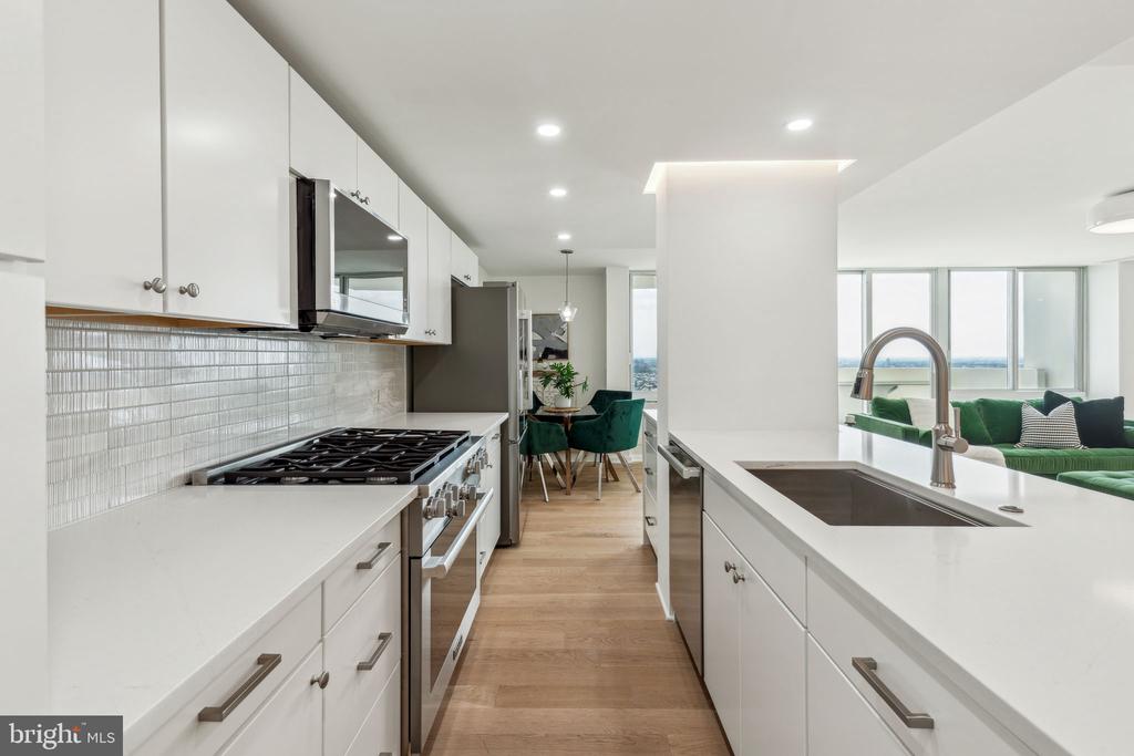 604 S WASHINGTON SQUARE 36 2917
