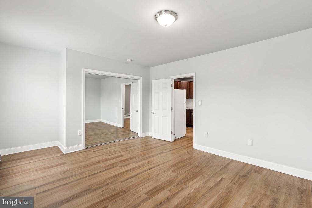 1633 W OXFORD STREET