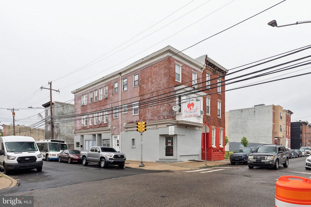 1633 W OXFORD STREET