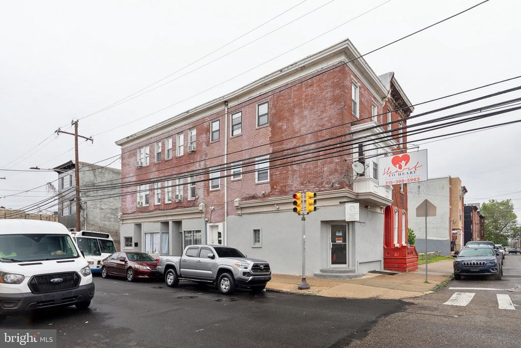 1633 W OXFORD STREET
