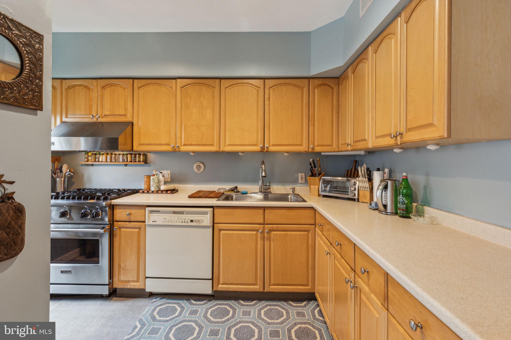 1010 CATHARINE STREET