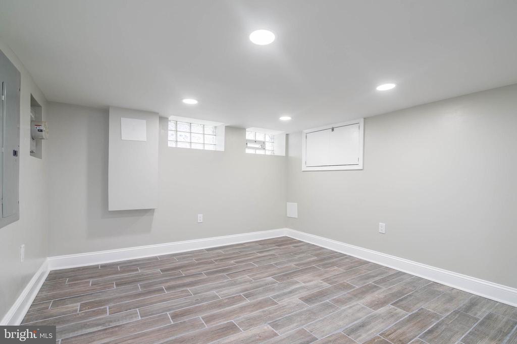 2235 EARP STREET