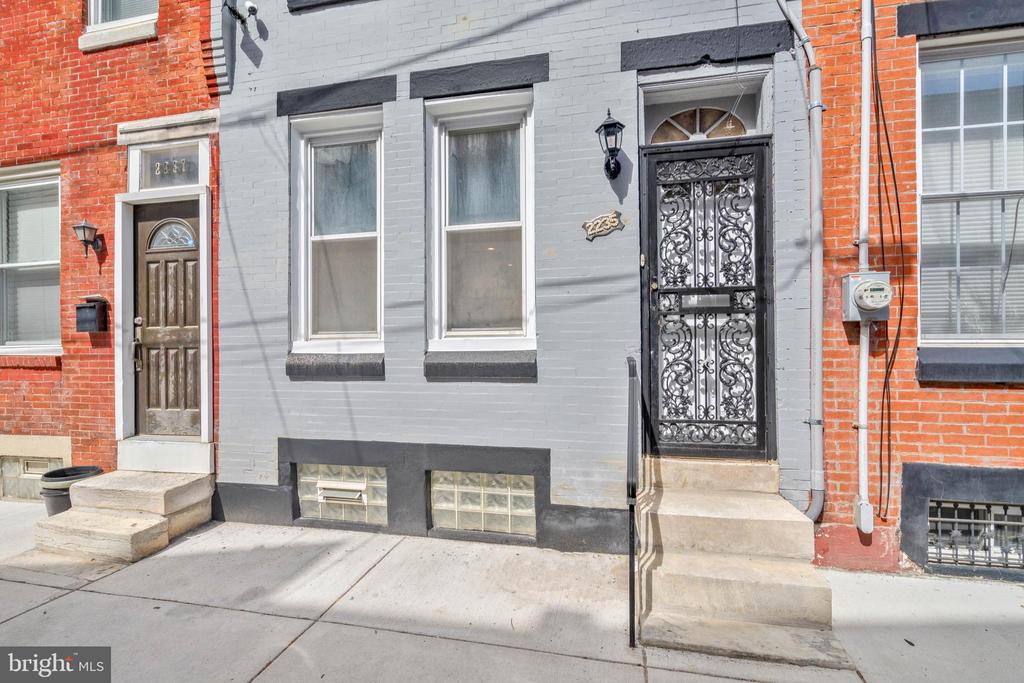 2235 EARP STREET