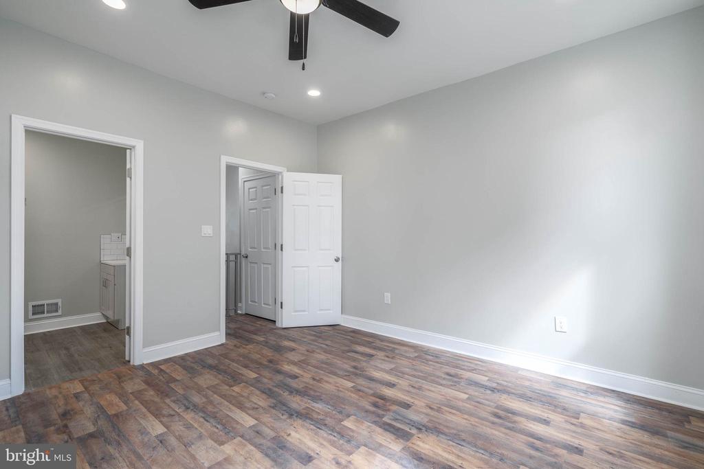 2235 EARP STREET