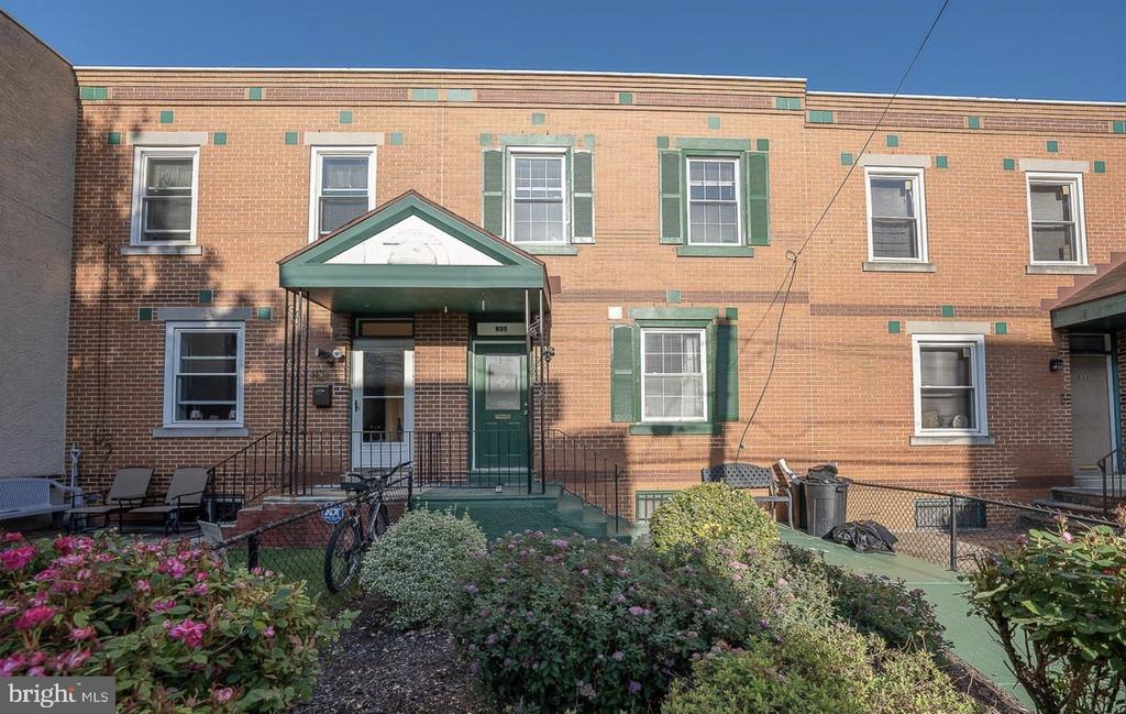 835 N UBER STREET