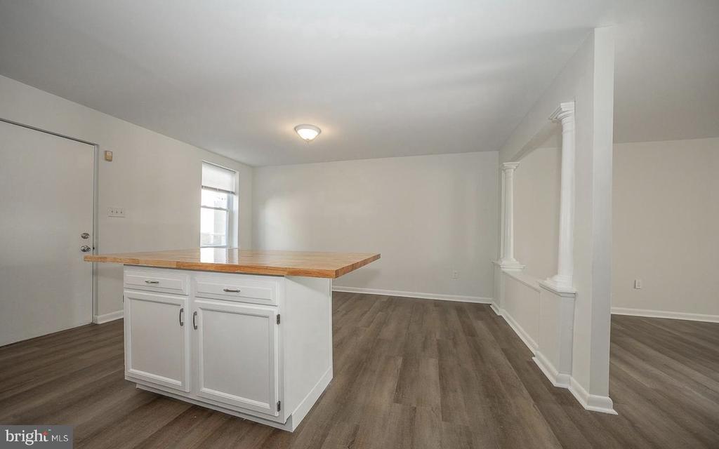 835 N UBER STREET