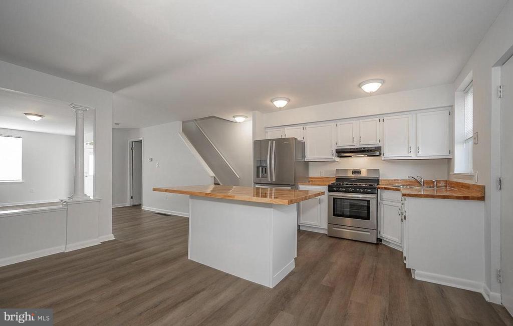 835 N UBER STREET
