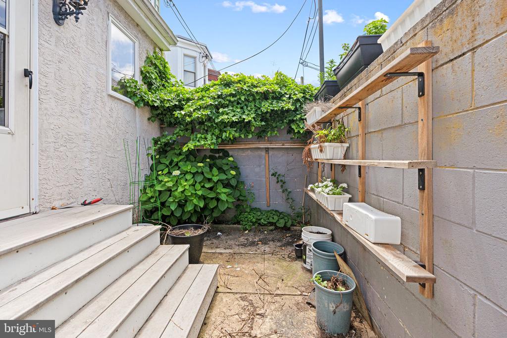 836 N 25TH STREET