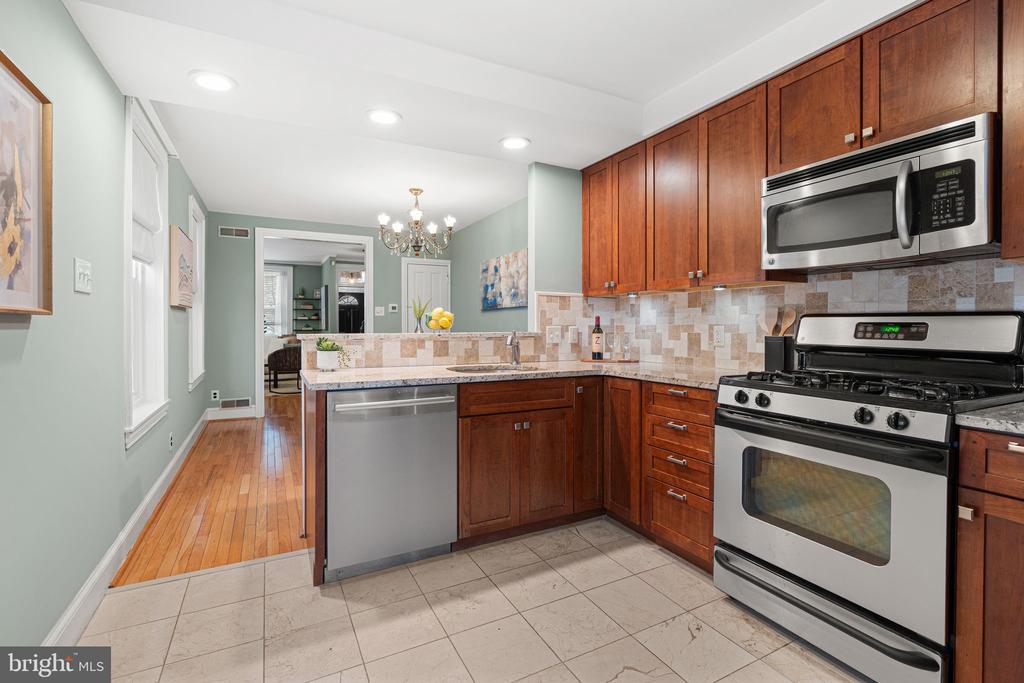 836 N 25TH STREET