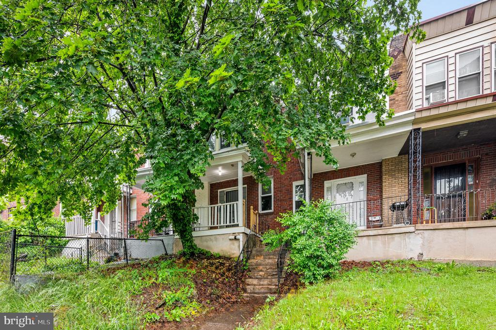 257 E PENN STREET