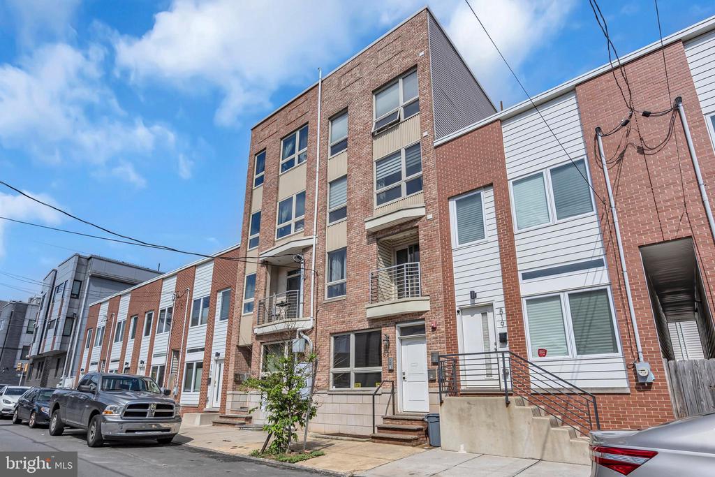 821 N 15TH STREET 2