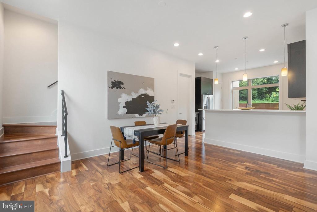 740 S COLUMBUS BOULEVARD 13