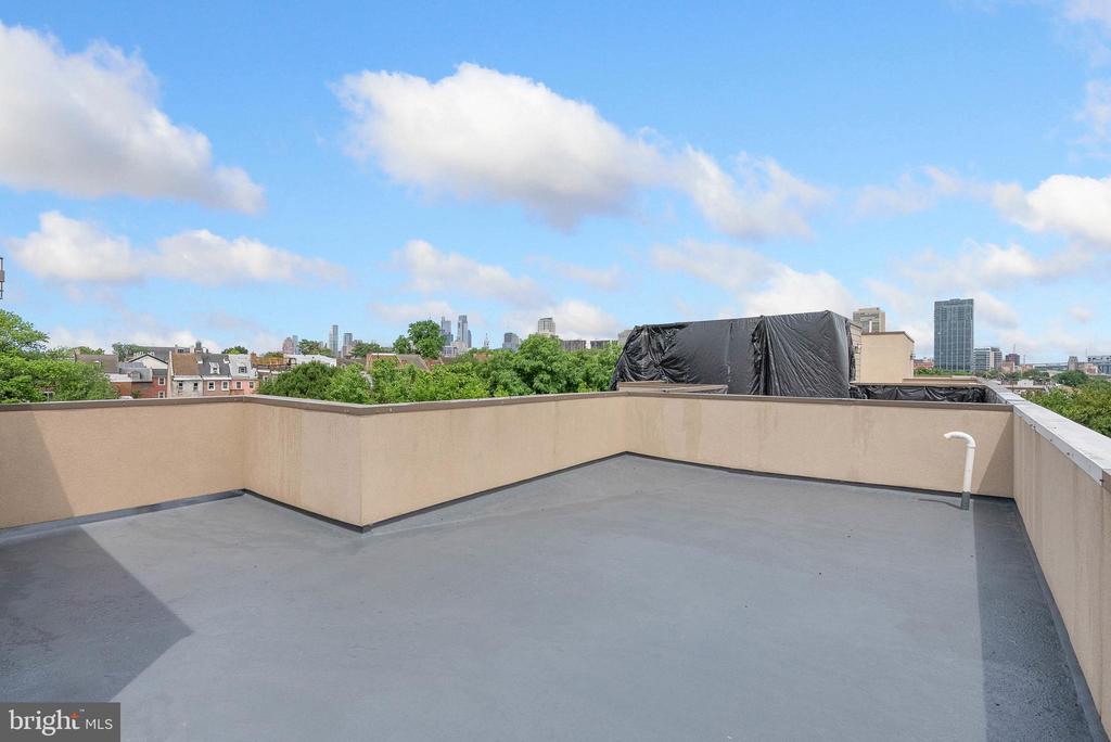 740 S COLUMBUS BOULEVARD 13
