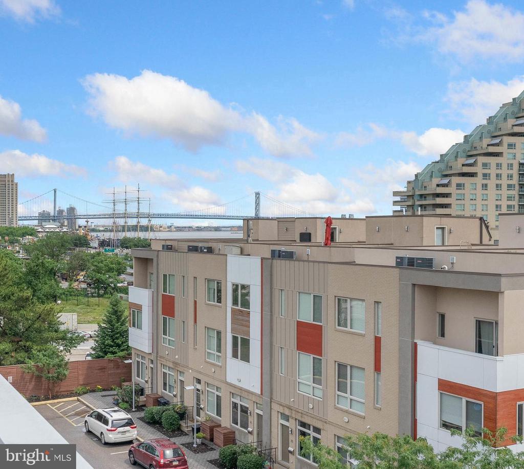 740 S COLUMBUS BOULEVARD 13
