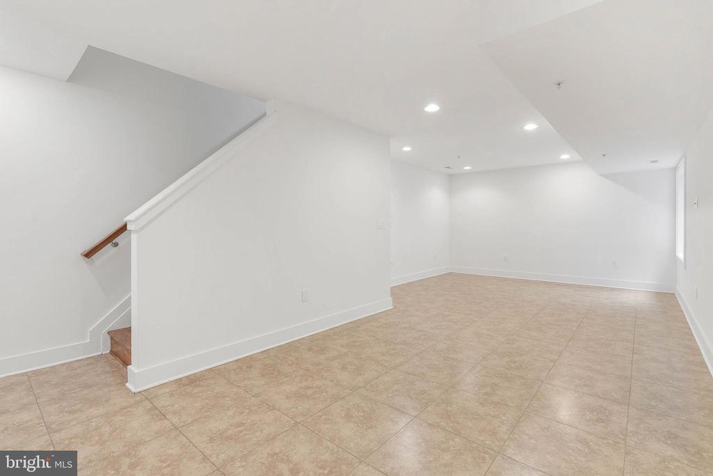 740 S COLUMBUS BOULEVARD 13