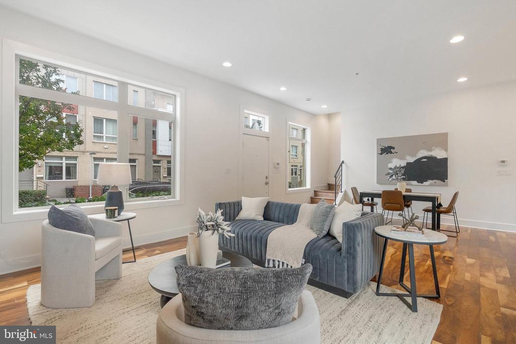 740 S COLUMBUS BOULEVARD 13