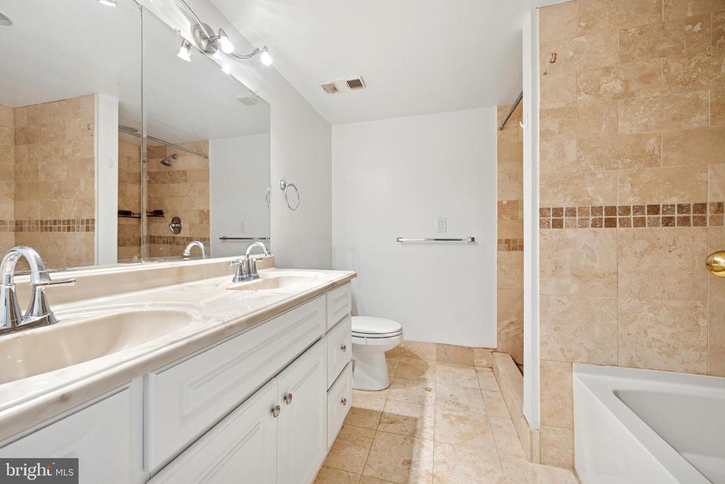 200 LOMBARD STREET 10 GU12