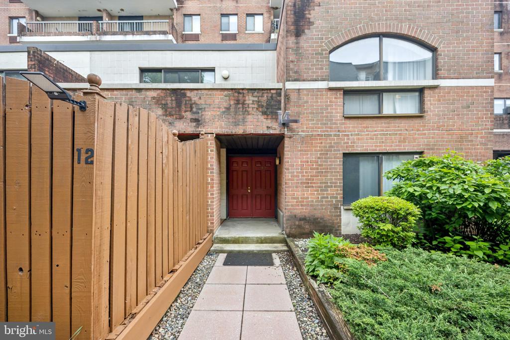 200 LOMBARD STREET 10 GU12