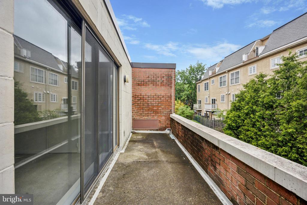 200 LOMBARD STREET 10 GU12