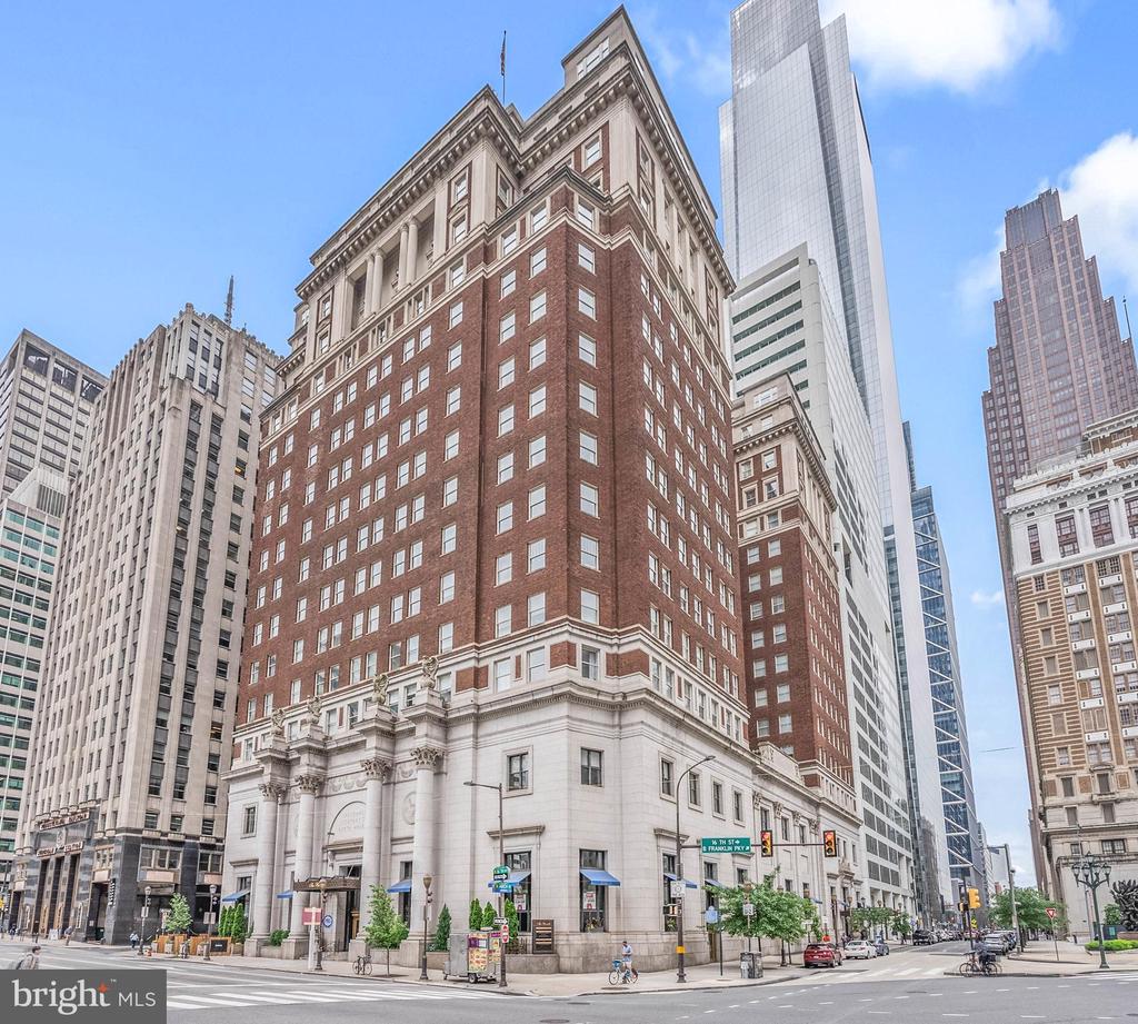 1600 ARCH STREET 18 907