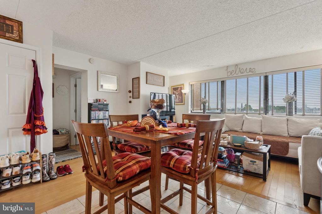 200 LOMBARD STREET 10 728