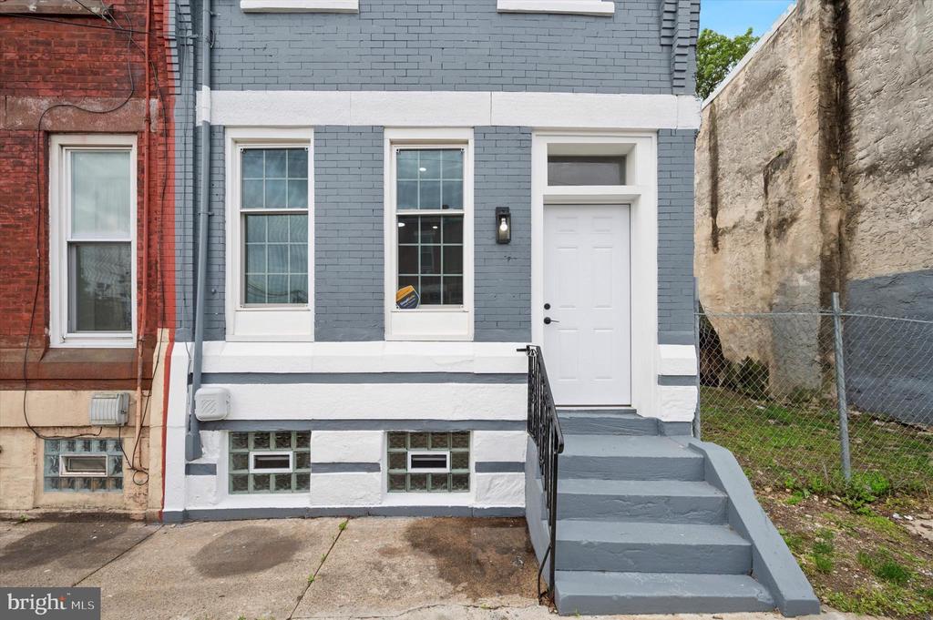 1342 W CLEARFIELD STREET