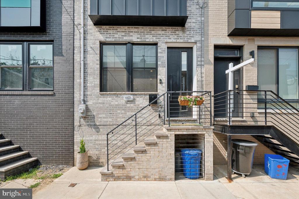 605 EMILY STREET