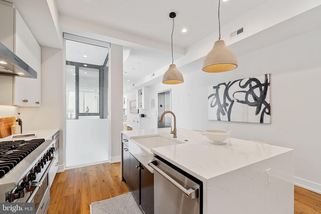 262 S 16TH STREET 7