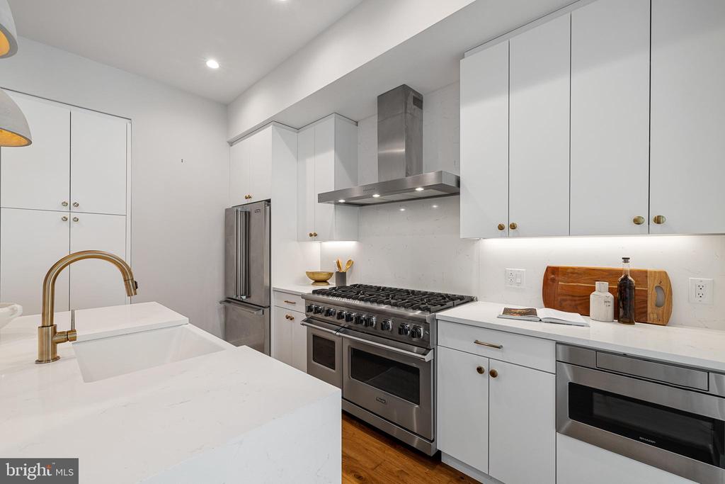 262 S 16TH STREET 7