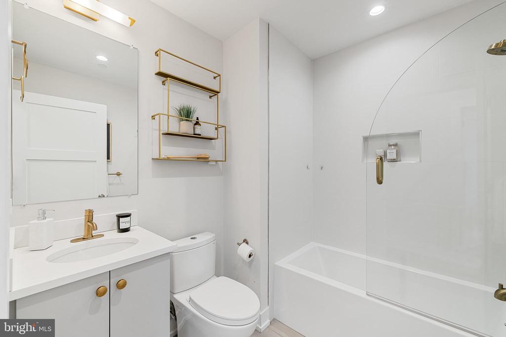 262 S 16TH STREET 7