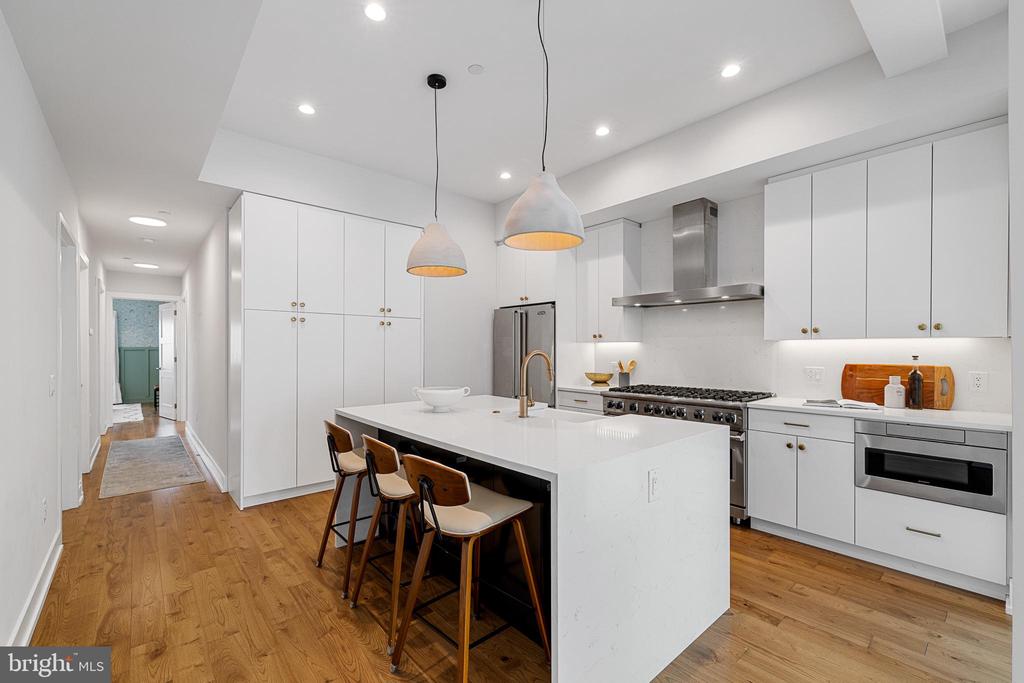 262 S 16TH STREET 7