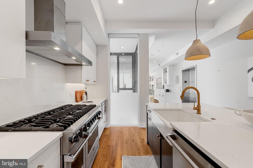 262 S 16TH STREET 7