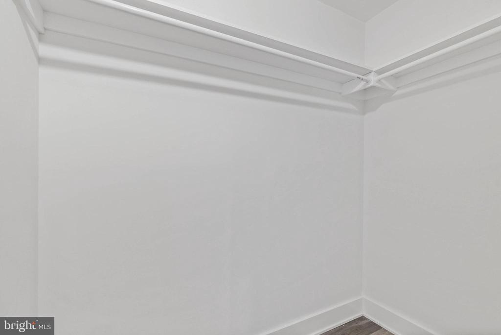402 N FRONT STREET 3