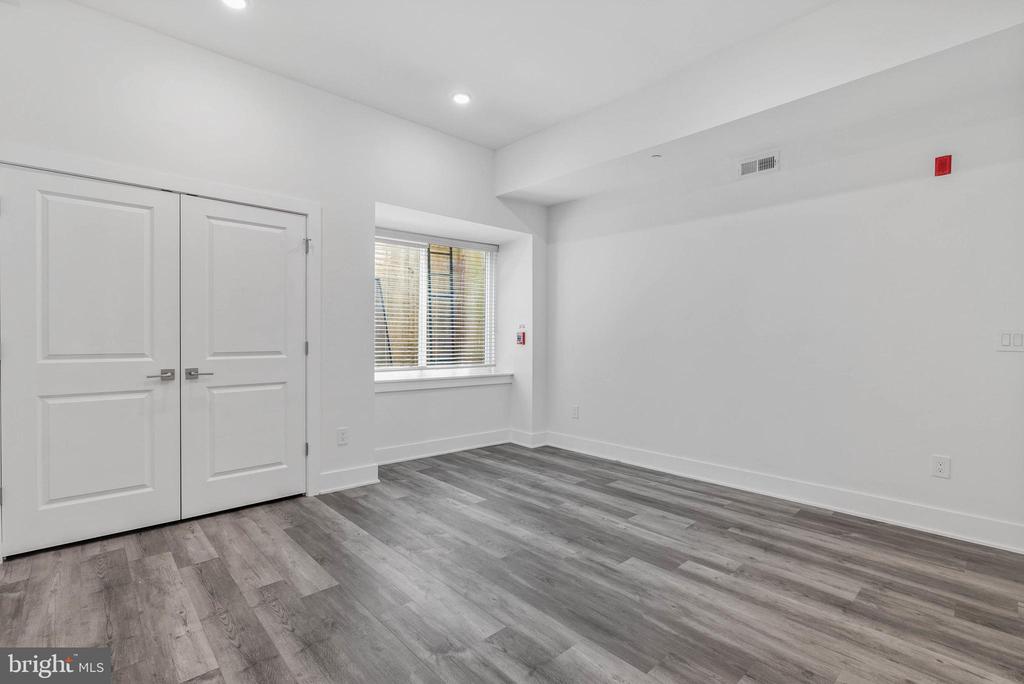 402 N FRONT STREET 3