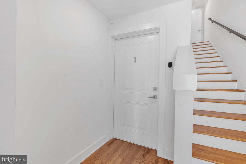 402 N FRONT STREET 3