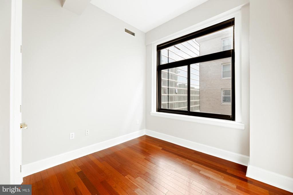 1500 CHESTNUT STREET 19F
