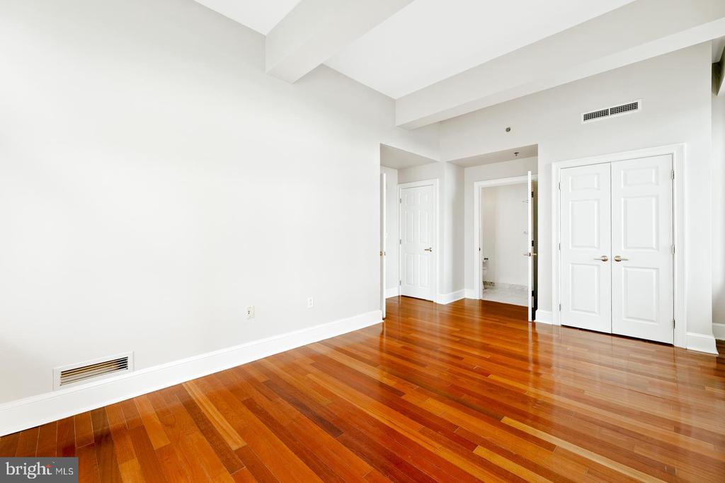 1500 CHESTNUT STREET 19F