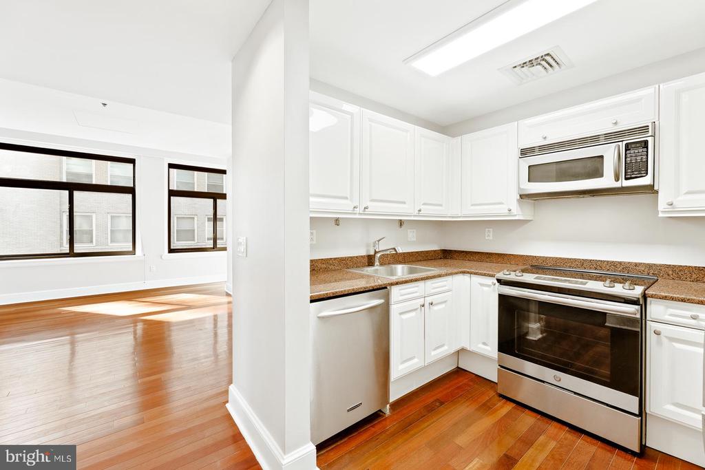 1500 CHESTNUT STREET 19F