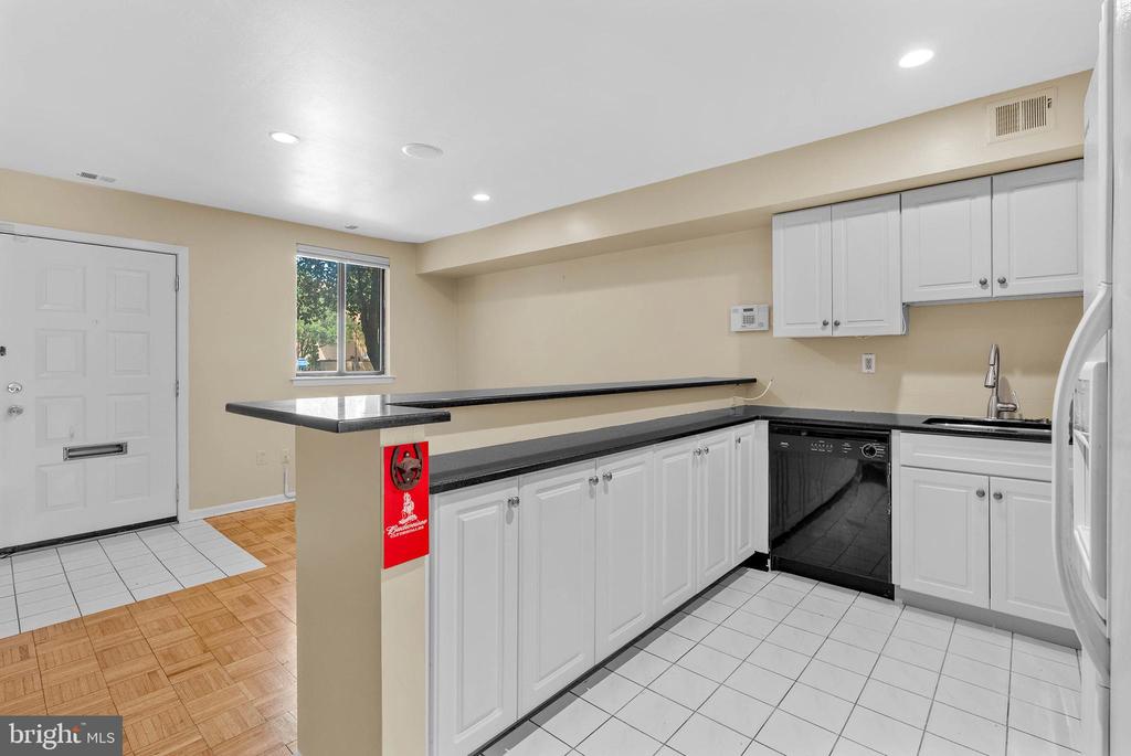 815 N LECOUNT STREET A