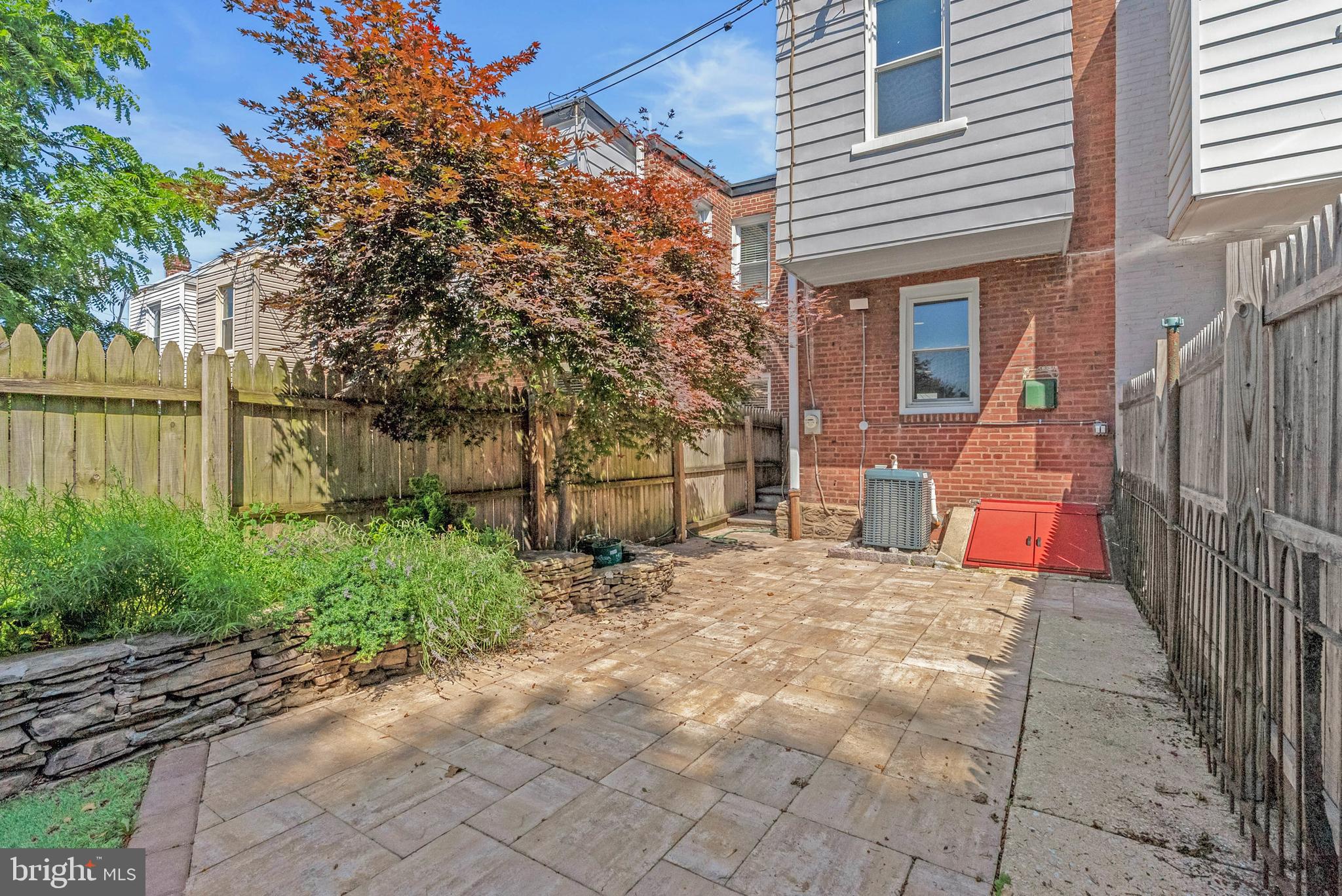 393 DELMAR STREET