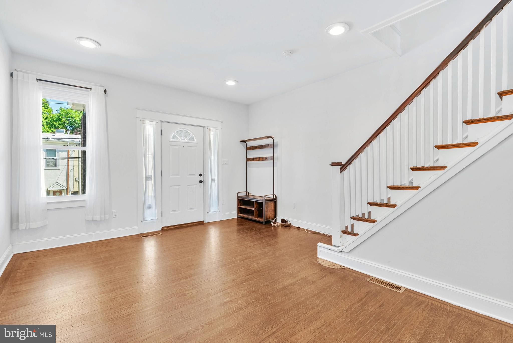 393 DELMAR STREET