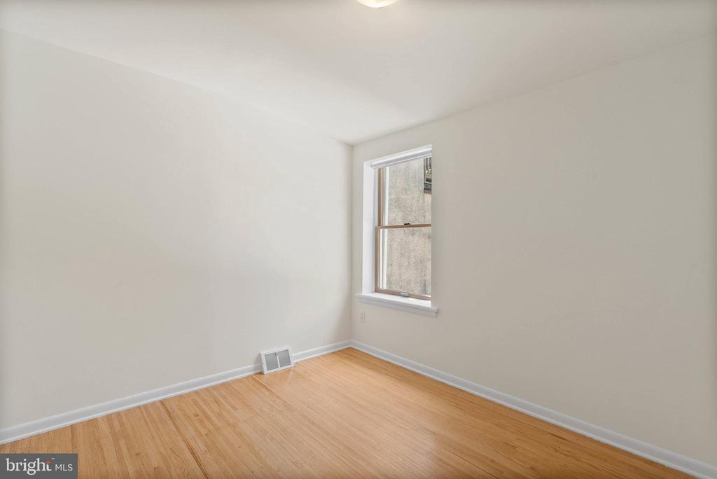 1942 HAMILTON STREET 44