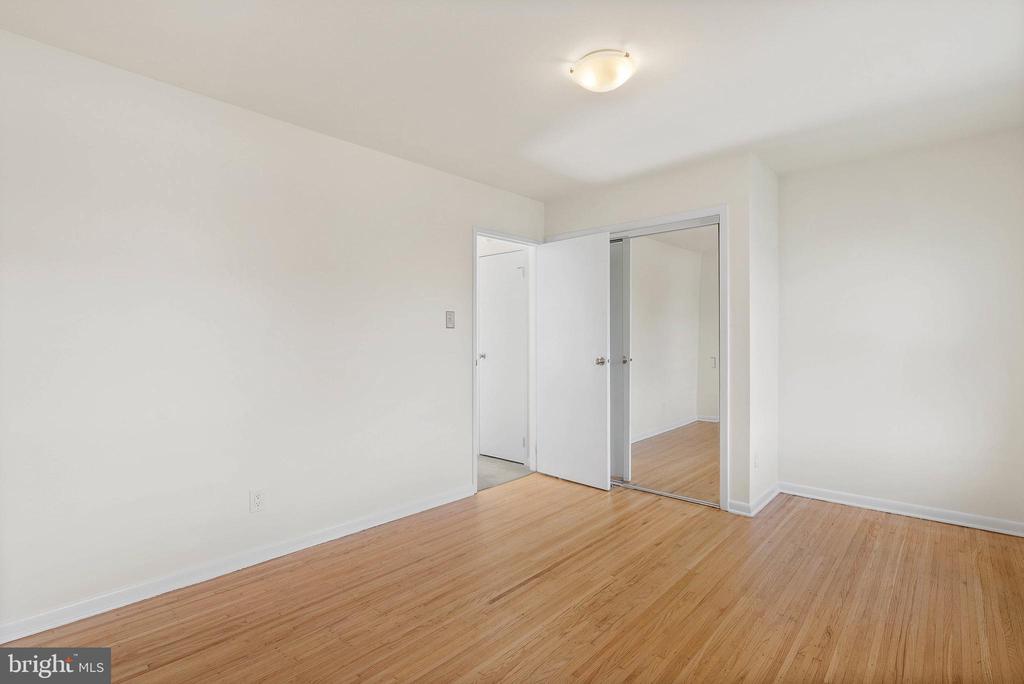1942 HAMILTON STREET 44
