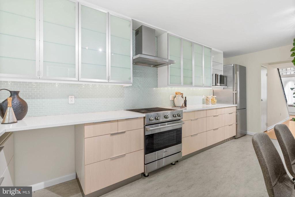 1942 HAMILTON STREET 44