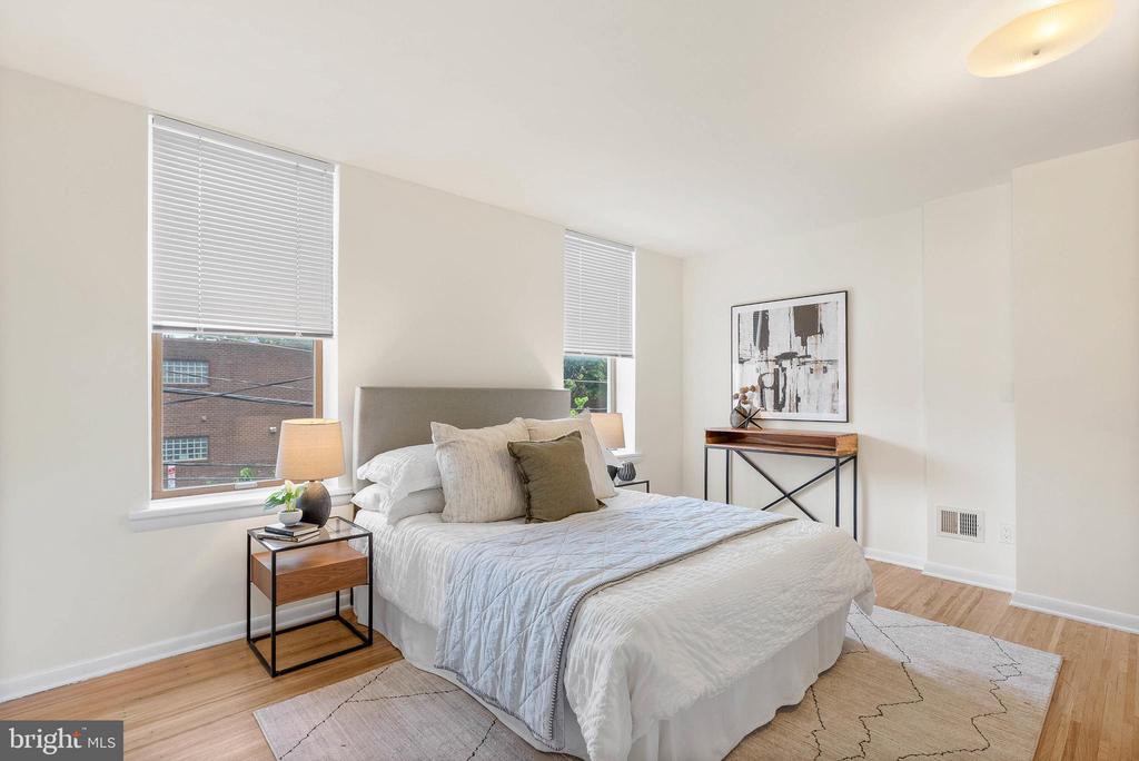1942 HAMILTON STREET 44