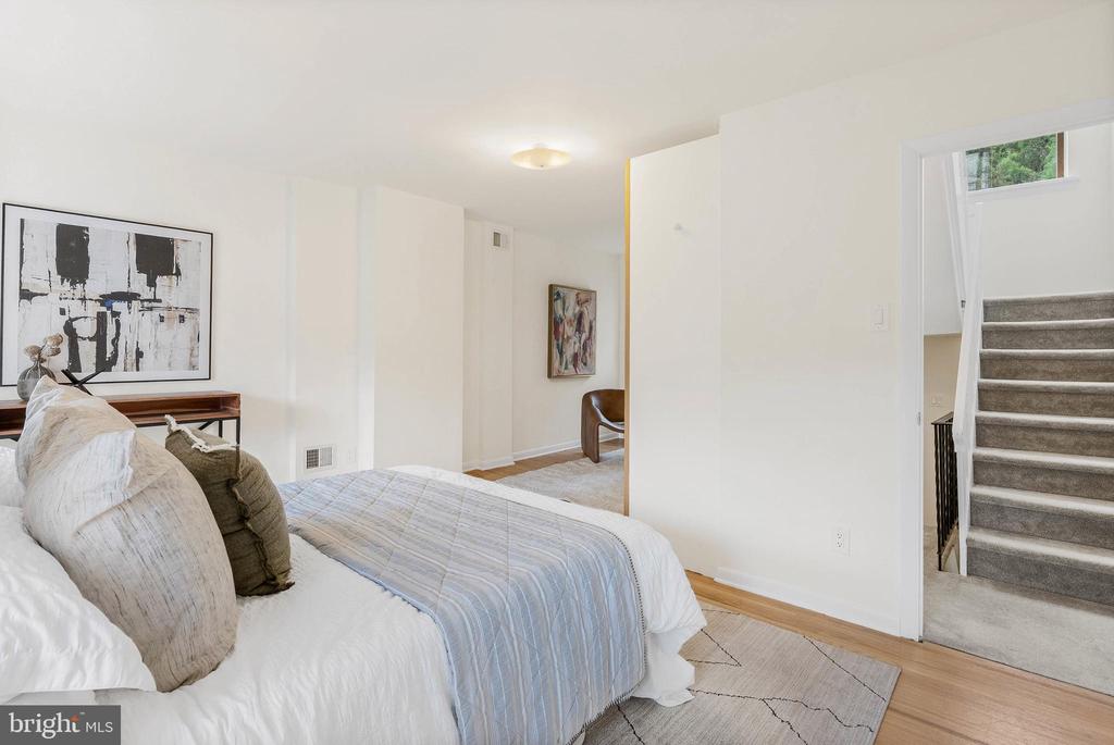 1942 HAMILTON STREET 44