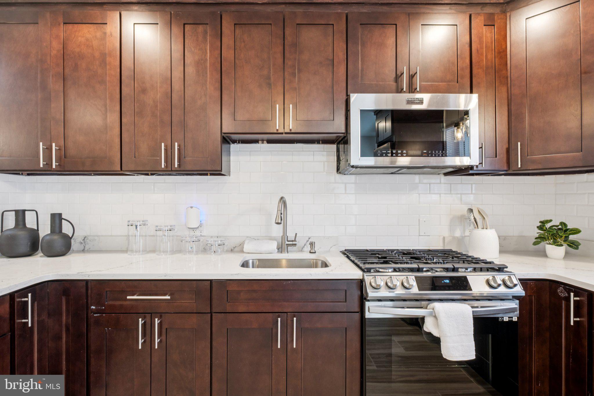 1543 S CORLIES STREET