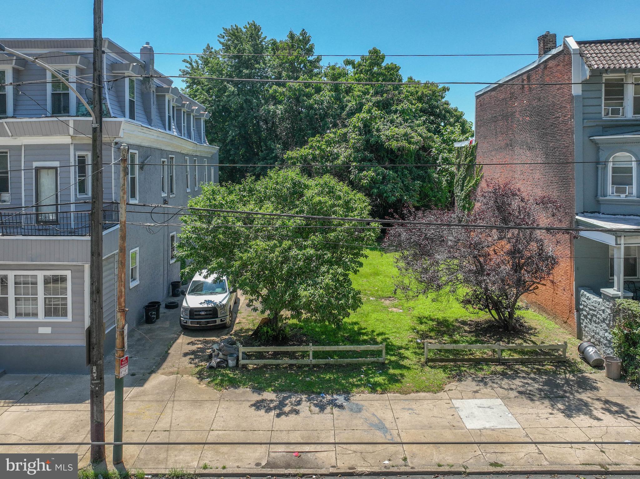 3922 W GIRARD AVENUE